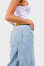 Load image into Gallery viewer, Slim Lasso Jean - Super Light Vintage