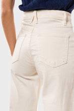 Load image into Gallery viewer, Grace Crop - White