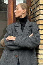 Load image into Gallery viewer, The Louise Earrings - Gold