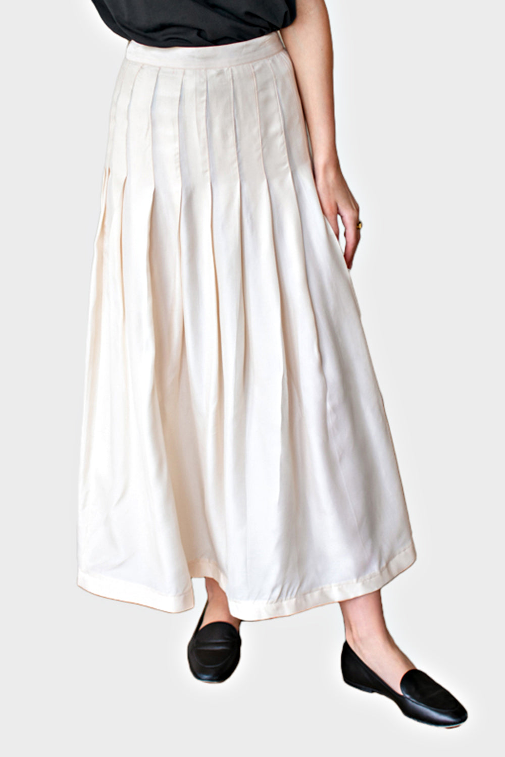 Atelier Pleated Maxi Skirt - Arctic Wolf – Apothea