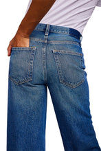 Load image into Gallery viewer, Tyler Straight Crop Jean - Cielo
