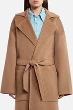 Load image into Gallery viewer, Alamo Coat - Camel
