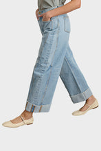 Load image into Gallery viewer, Relaxed Cuff Lasso Jean - Jac Wash
