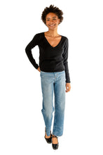 Load image into Gallery viewer, Kyoto Slim V-Neck- Black
