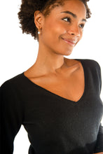 Load image into Gallery viewer, Kyoto Slim V-Neck- Black
