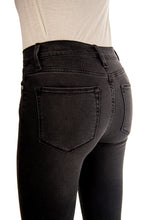 Load image into Gallery viewer, Le High Skinny - Billups Chewed
