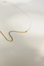 Load image into Gallery viewer, Maggie Bi-Material Necklace - Gold/Pearl
