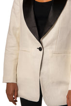 Load image into Gallery viewer, Wingtip 2 Ivory Dinner Jacket - Ivory Linen &amp; Black
