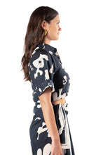 Load image into Gallery viewer, Cropped Twist Front Shirt - Black White
