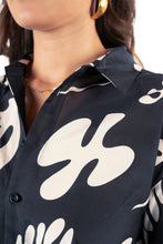 Load image into Gallery viewer, Cropped Twist Front Shirt - Black White
