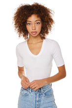 Load image into Gallery viewer, Stretch Silk Knit Half Sleeve U Tee - White
